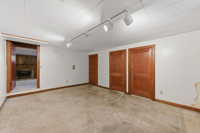 329 S Glendale Ave, Wichita, KS 67218