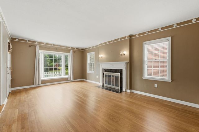 329 S Glendale Ave, Wichita, KS 67218