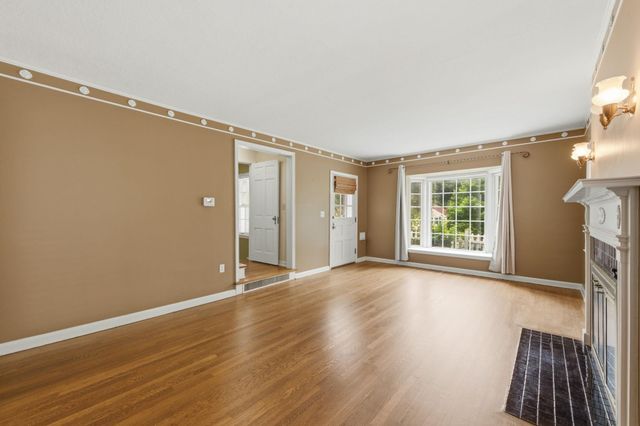 329 S Glendale Ave, Wichita, KS 67218