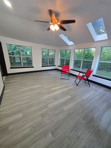715 N Deerfield Circle, Arlington, TX 76015