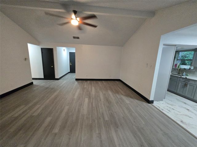 715 N Deerfield Circle, Arlington, TX 76015