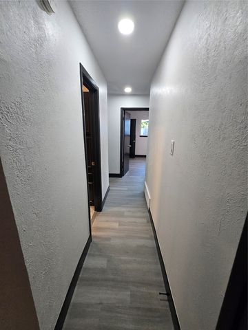 715 N Deerfield Circle, Arlington, TX 76015