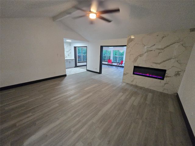715 N Deerfield Circle, Arlington, TX 76015