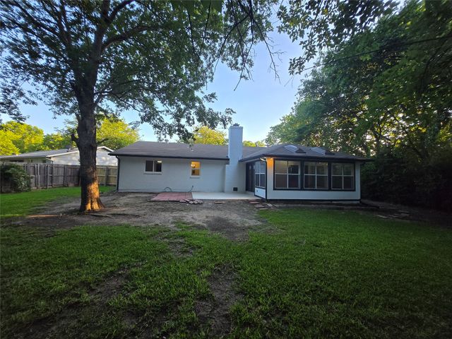 715 N Deerfield Circle, Arlington, TX 76015