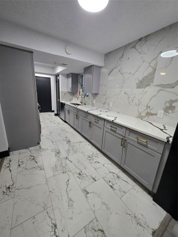 715 N Deerfield Circle, Arlington, TX 76015