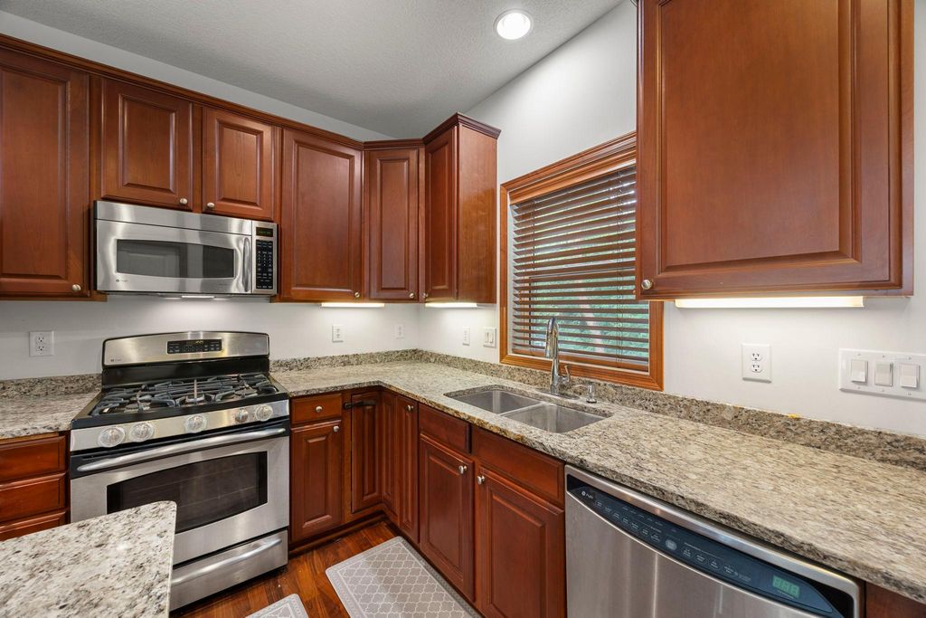 4022 Cedar Grove Lane, Eagan, MN 55122 — photo 4