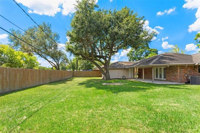 10825 Willowisp Drive, Houston, TX 77035