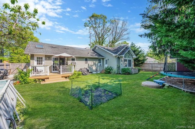 1096 Manor Lane, Bay Shore, NY 11706