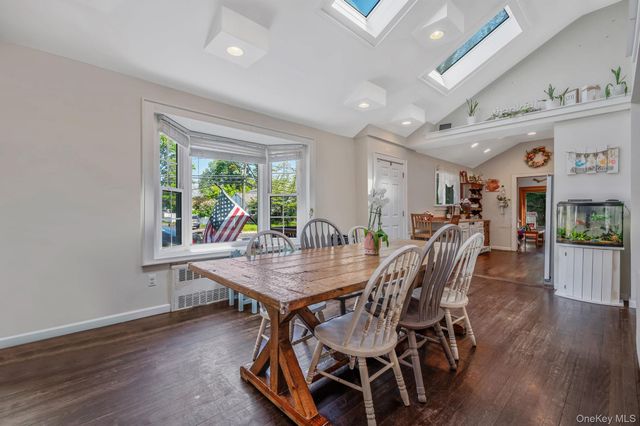 1096 Manor Lane, Bay Shore, NY 11706