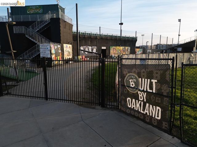 0- 8Th St, Oakland, CA 94607