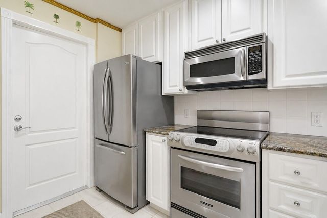 77 Laurel Oaks Circle, Tequesta, FL 33469