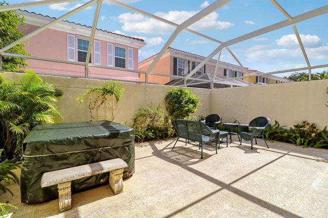 77 Laurel Oaks Circle, Tequesta, FL 33469