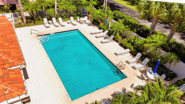 77 Laurel Oaks Circle, Tequesta, FL 33469