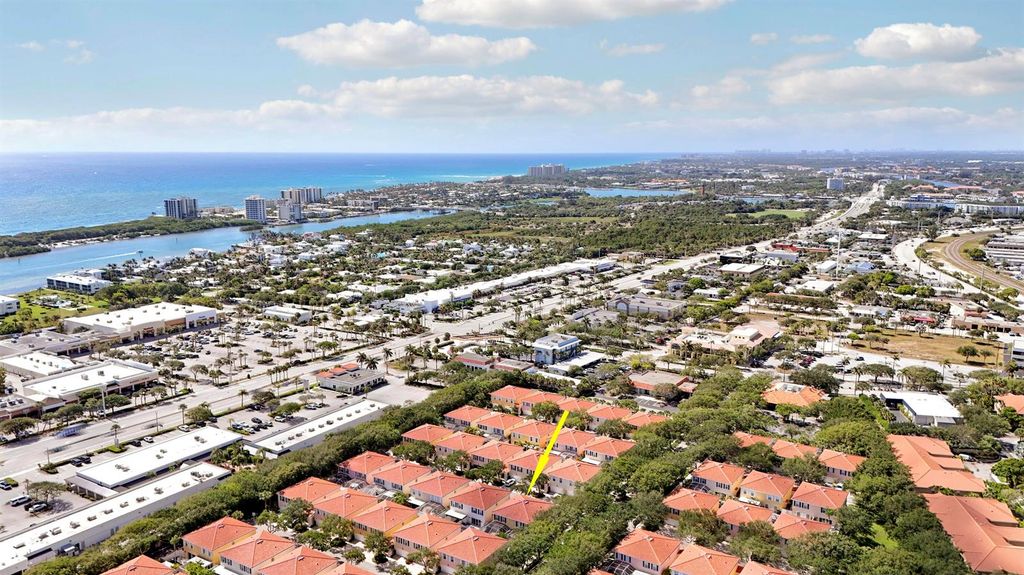 77 Laurel Oaks Circle, Tequesta, FL 33469