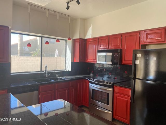 18414 N 44TH Way, Phoenix, AZ 85032