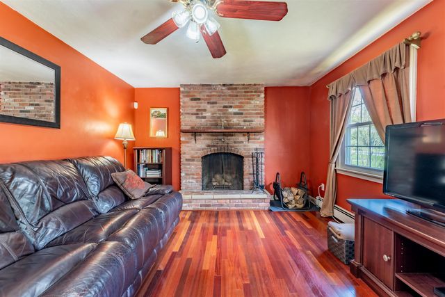 34 Oakhill Avenue, Attleboro, MA 02703