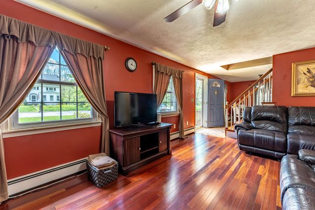 34 Oakhill Avenue, Attleboro, MA 02703