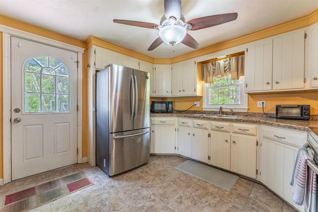 34 Oakhill Avenue, Attleboro, MA 02703