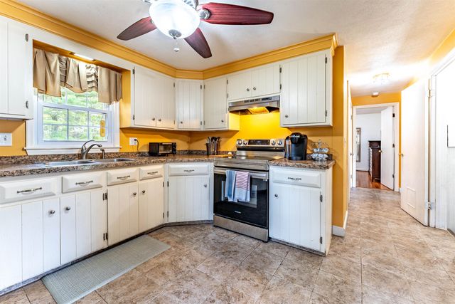 34 Oakhill Avenue, Attleboro, MA 02703