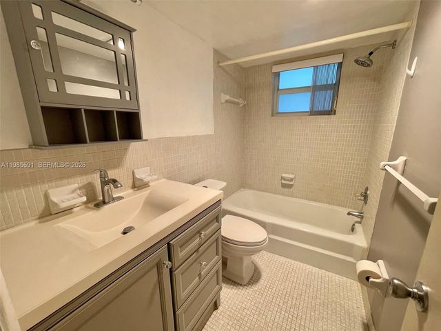 1000 Hillcrest Ct 308 308, Hollywood, FL 33021