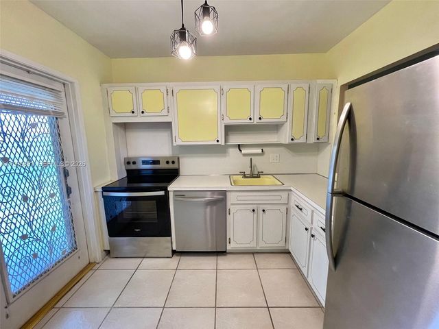 1000 Hillcrest Ct 308 308, Hollywood, FL 33021