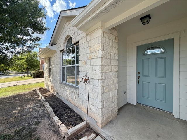 939 Dark Horse LN, Buda, TX 78610