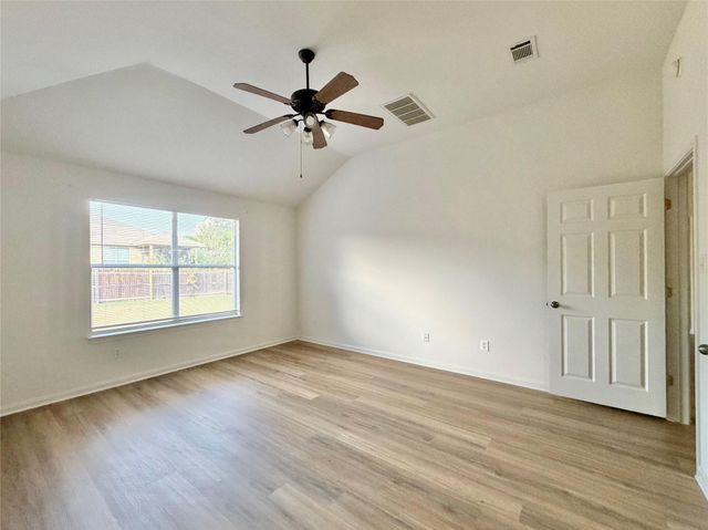 939 Dark Horse LN, Buda, TX 78610
