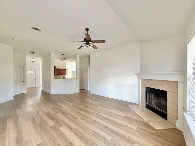 939 Dark Horse LN, Buda, TX 78610