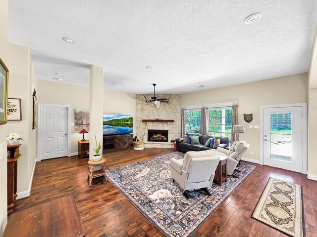 531 County Road 641, Dayton, TX 77535