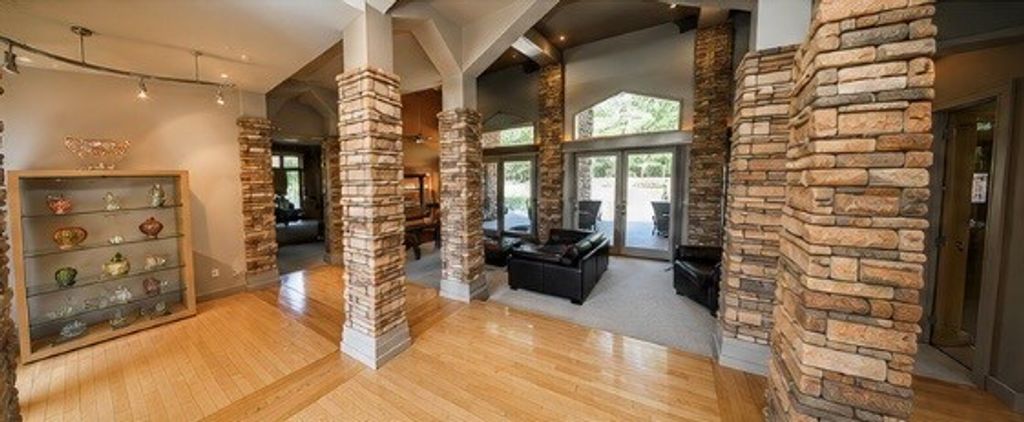 Image 11 of property listing at #2 Kingridge Drive, Mt Vernon, IL 62864