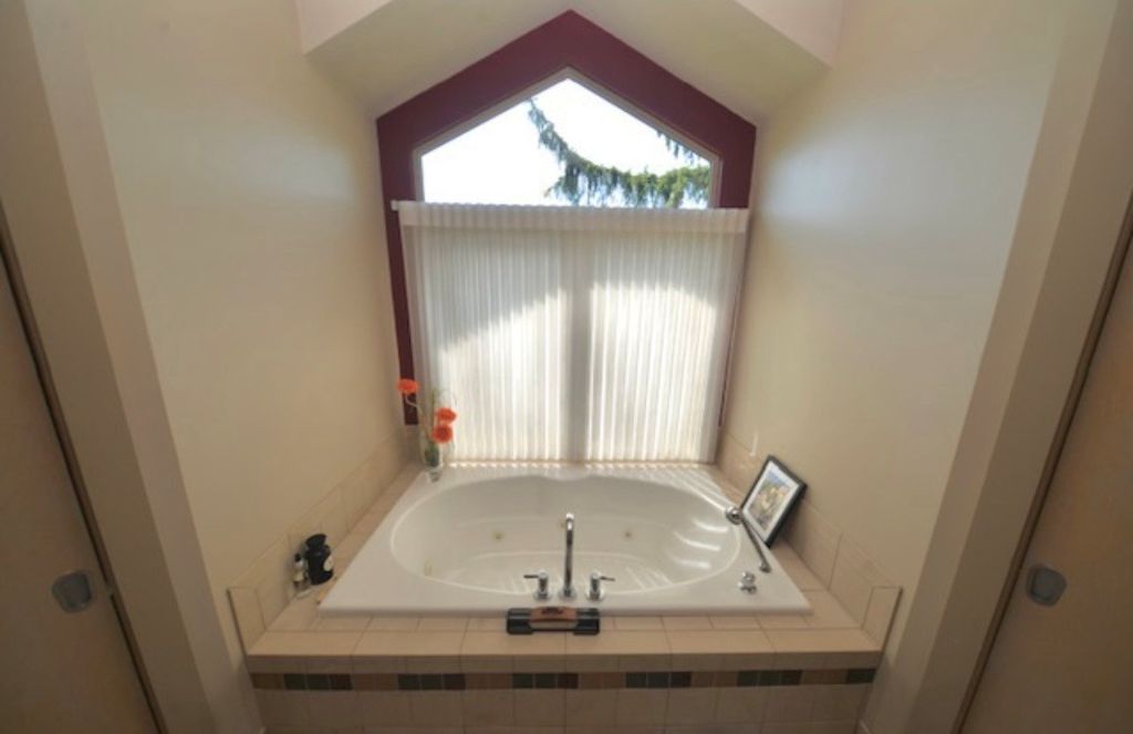 Image 24 of property listing at #2 Kingridge Drive, Mt Vernon, IL 62864