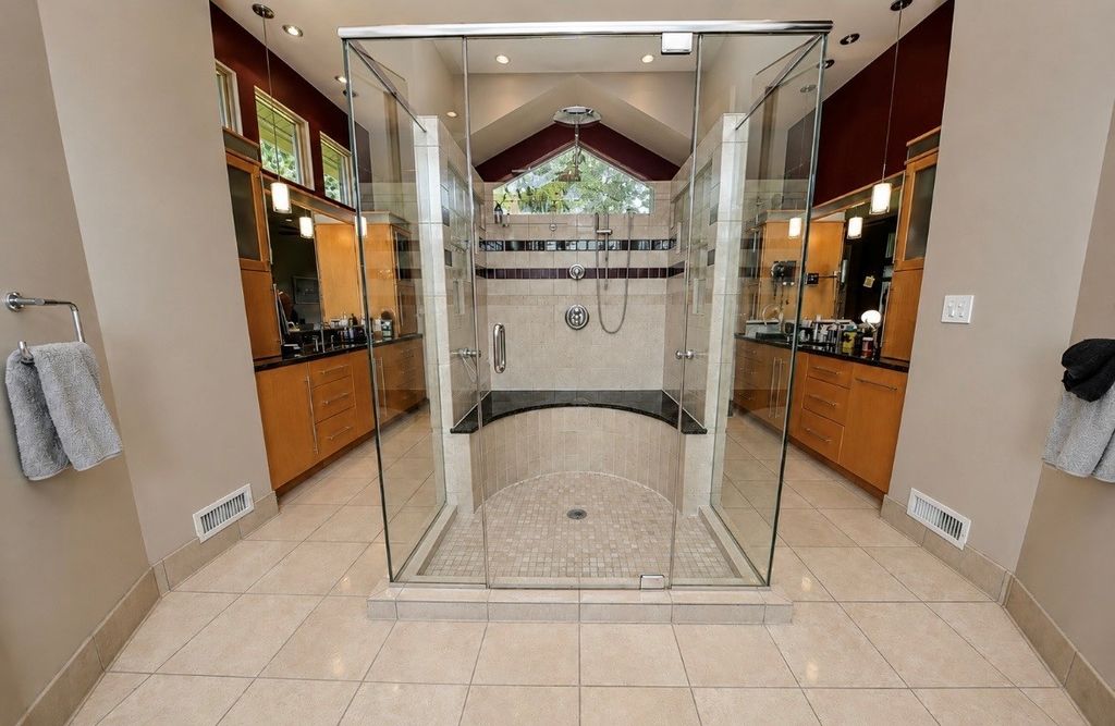 Image 25 of property listing at #2 Kingridge Drive, Mt Vernon, IL 62864