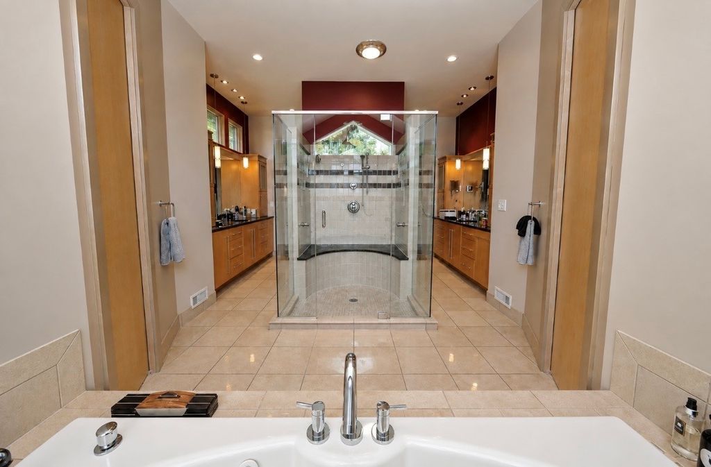 Image 26 of property listing at #2 Kingridge Drive, Mt Vernon, IL 62864