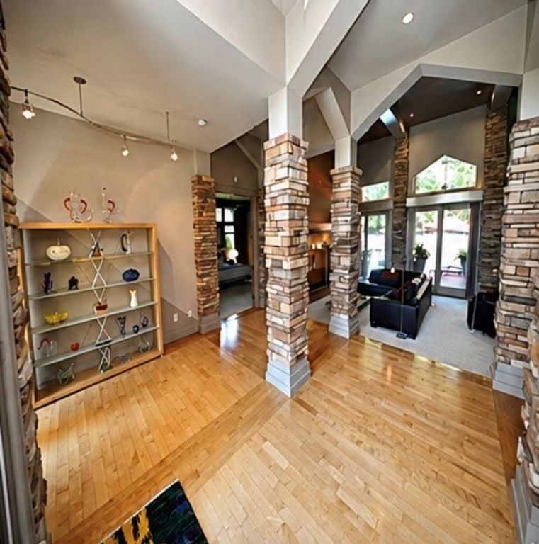 Image 4 of property listing at #2 Kingridge Drive, Mt Vernon, IL 62864