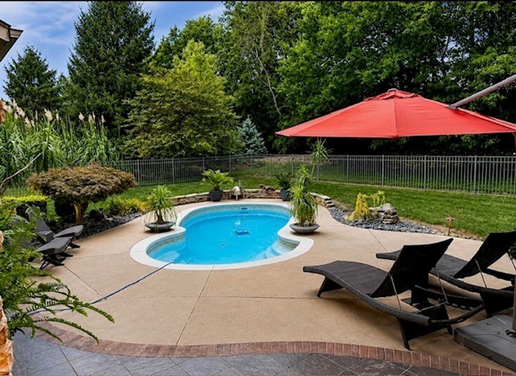 Image 41 of property listing at #2 Kingridge Drive, Mt Vernon, IL 62864