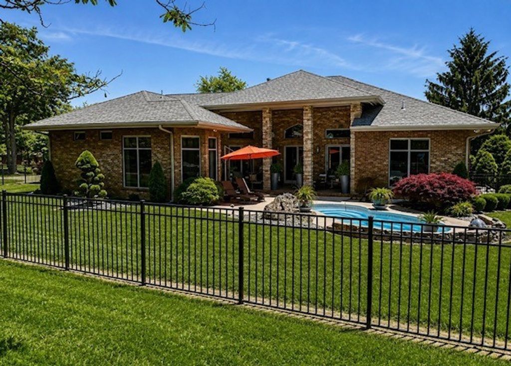 Image 44 of property listing at #2 Kingridge Drive, Mt Vernon, IL 62864