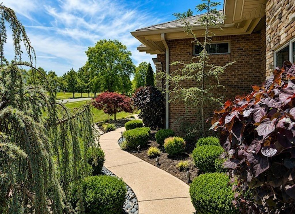 Image 51 of property listing at #2 Kingridge Drive, Mt Vernon, IL 62864