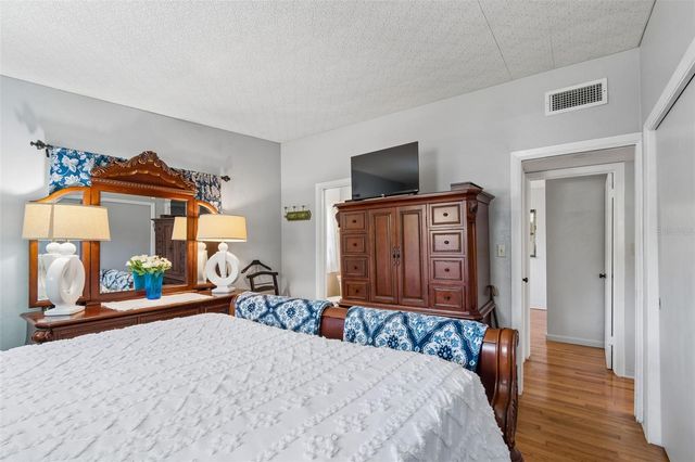 2110 FAIRWAY AVENUE S, St Petersburg, FL 33712