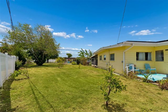 2110 FAIRWAY AVENUE S, St Petersburg, FL 33712