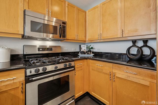 2412 Harrison Street 108, San Francisco, CA 94110