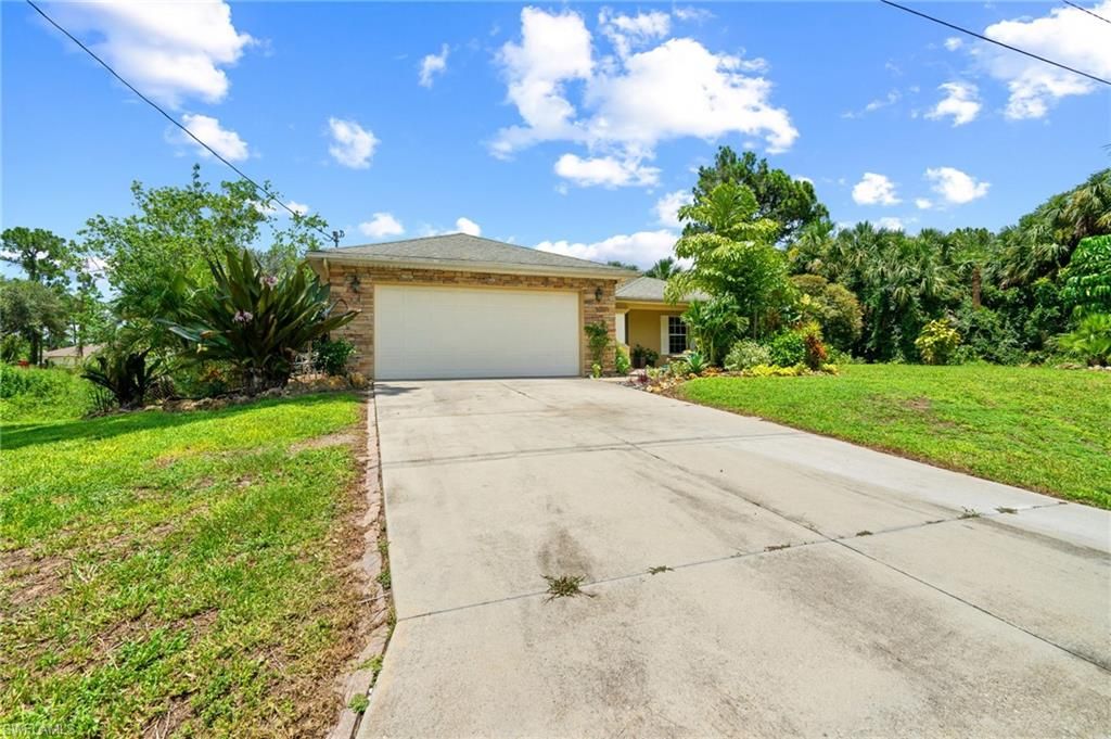 873 Spaulding ST E, Lehigh Acres, FL 33974