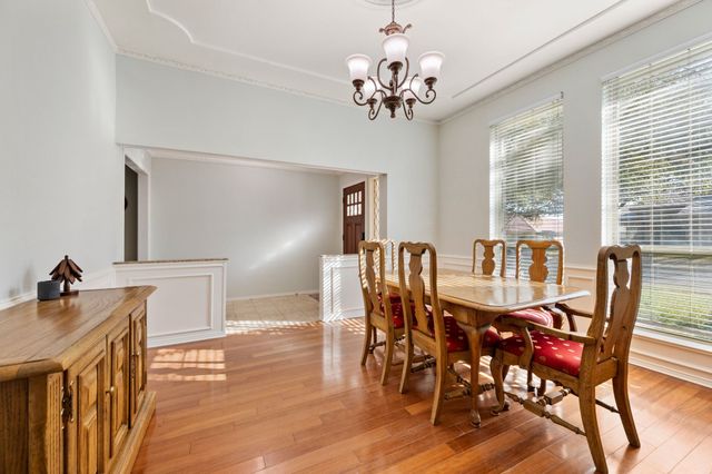 413 Blue Jay Court, Bedford, TX 76021