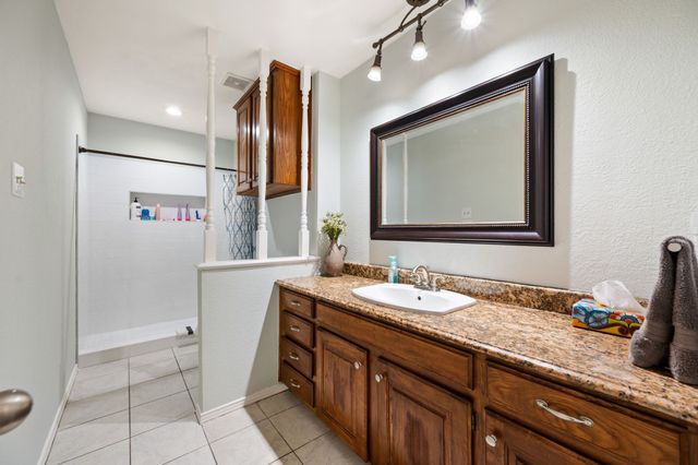 413 Blue Jay Court, Bedford, TX 76021