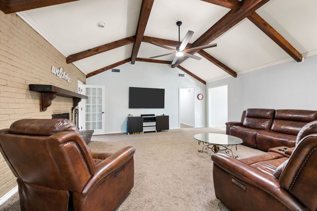 413 Blue Jay Court, Bedford, TX 76021