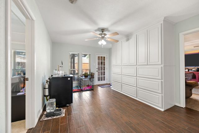 413 Blue Jay Court, Bedford, TX 76021