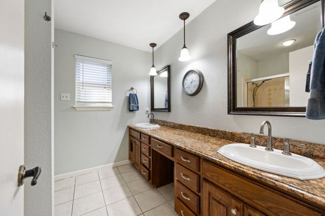 413 Blue Jay Court, Bedford, TX 76021