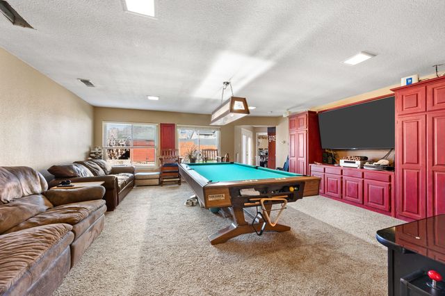 413 Blue Jay Court, Bedford, TX 76021