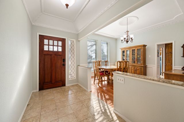 413 Blue Jay Court, Bedford, TX 76021