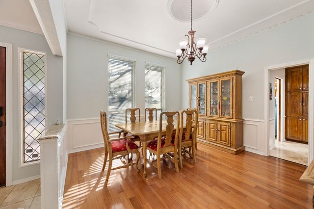 413 Blue Jay Court, Bedford, TX 76021