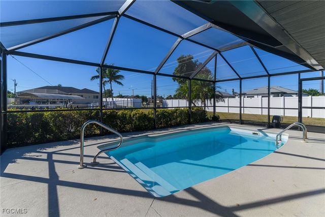 102 SE 42nd ST, Cape Coral, FL 33904